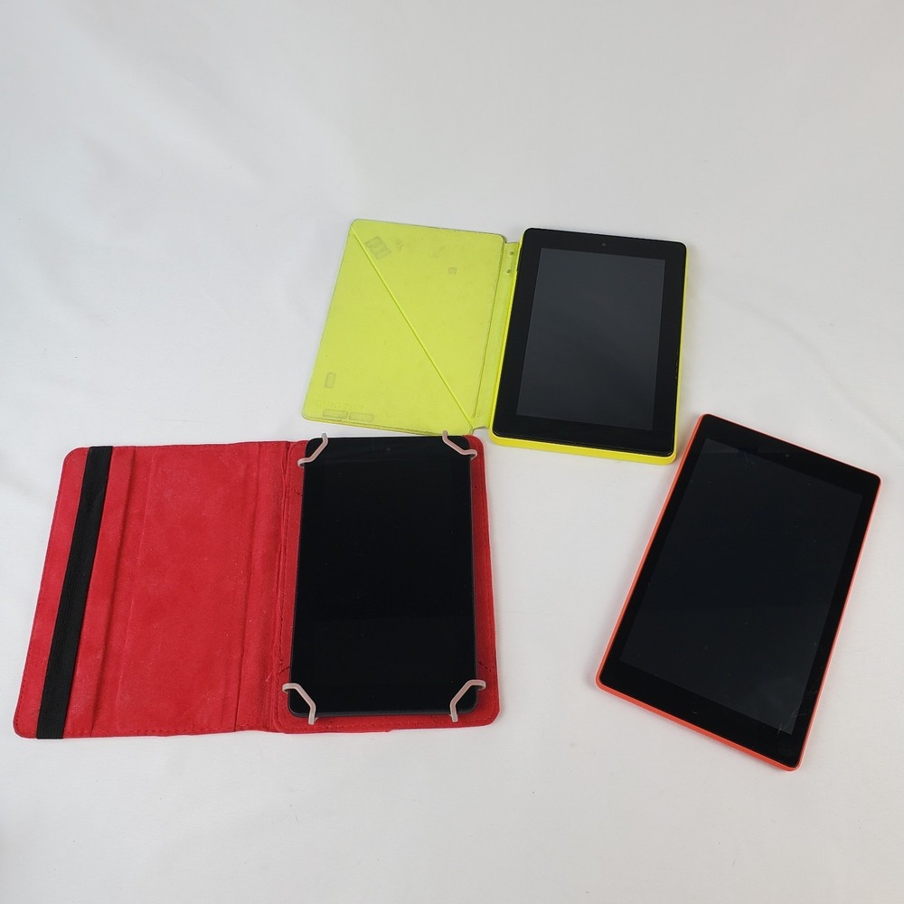 Amazon Kindle Fire Tablet Mixed Lot Of 3 Untested FOR PARTS w/ Cases Bundle